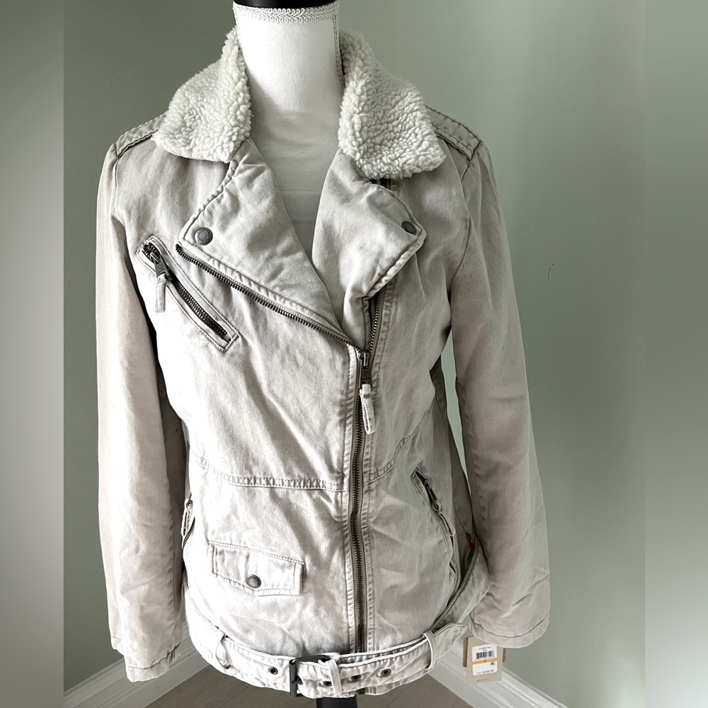 NWT Levi’s Jacket Light Beige Size Small